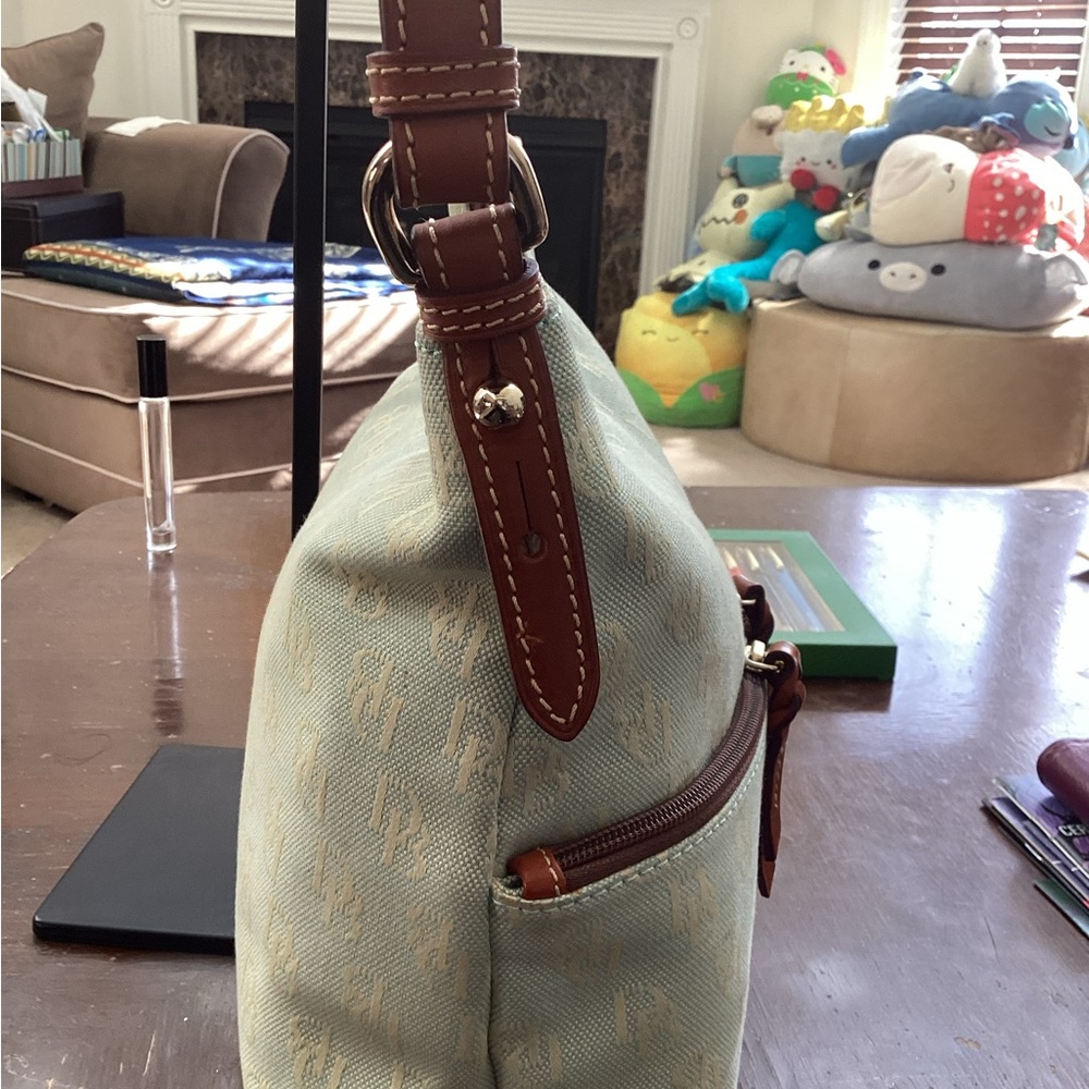 Dooney & Bourke Signature Double Pocket Hobo Bag w/Matching Coin Purse - Picture 3 of 8